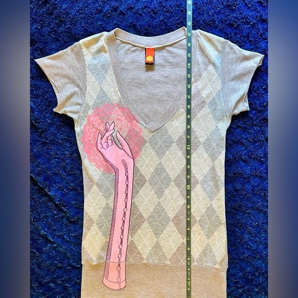 Vintage Y2K BlackChandelier T-Shirt with Unique Print SZ M - Picture 5 of 8